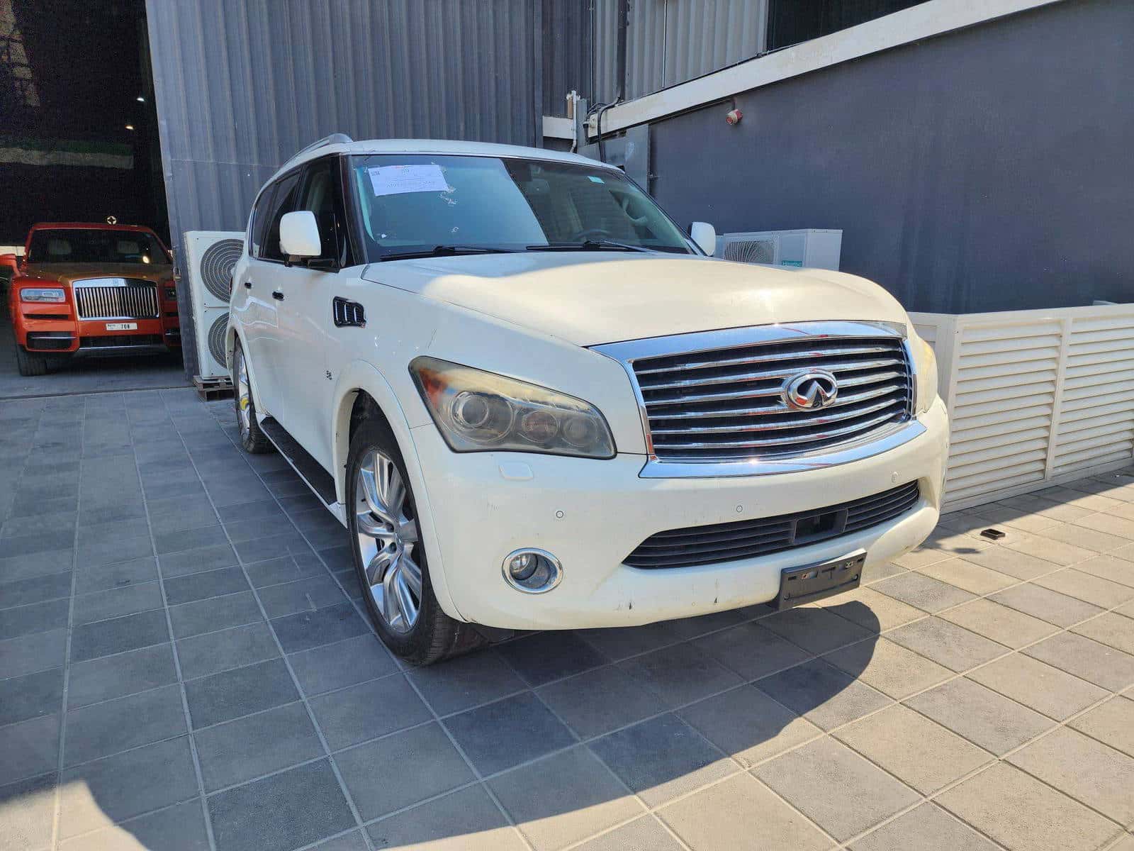 INFINITI QX80 - Exterior
