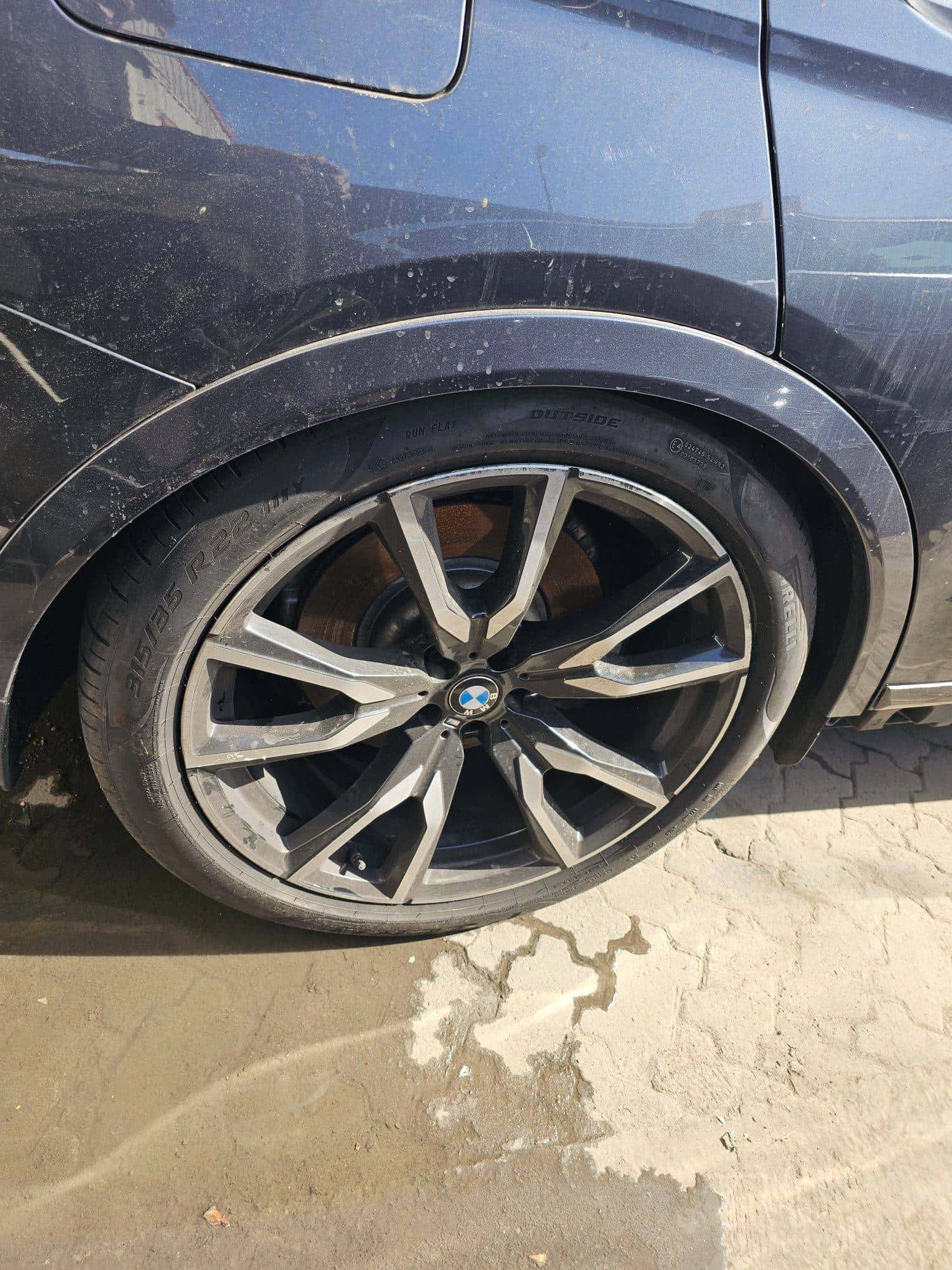 BMW X7 XDRIVE50I - Exterior