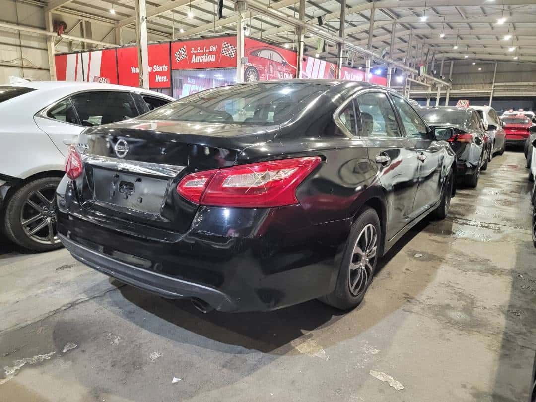 NISSAN ALTIMA - Exterior