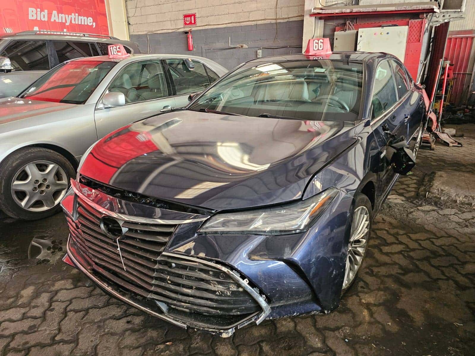 Toyota Avalon 2019 thumbnail 2