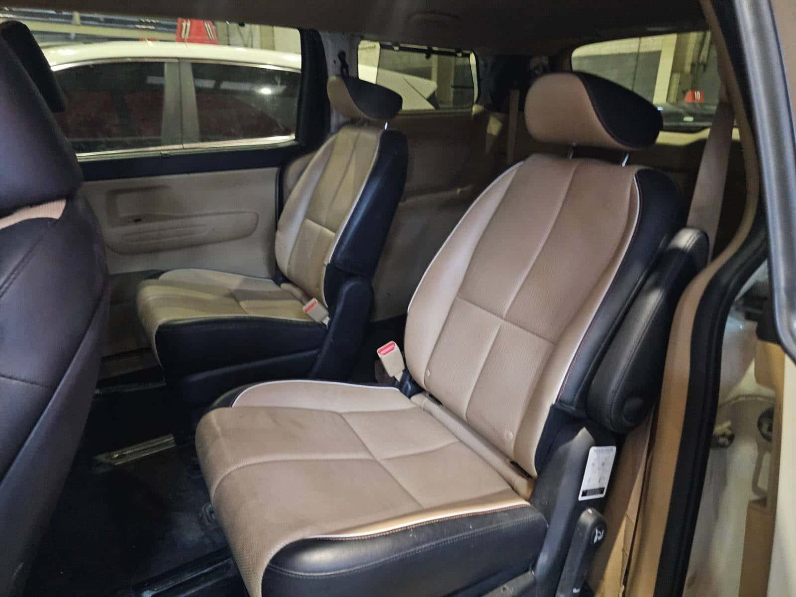 KIA SEDONA 2017 thumbnail 7