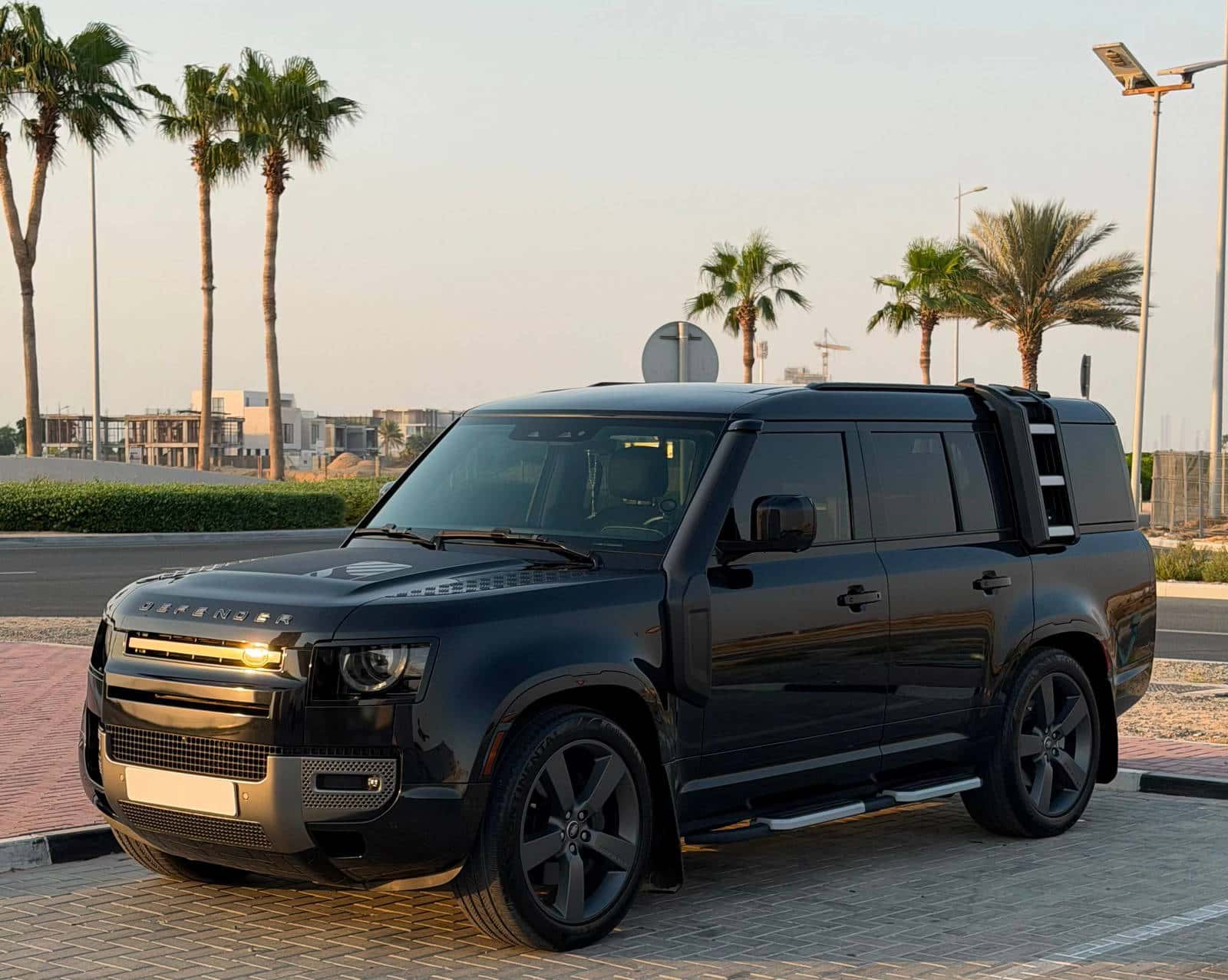 Land Rover DEFENDER 130 X DYNAMIC SE 2024 thumbnail 1