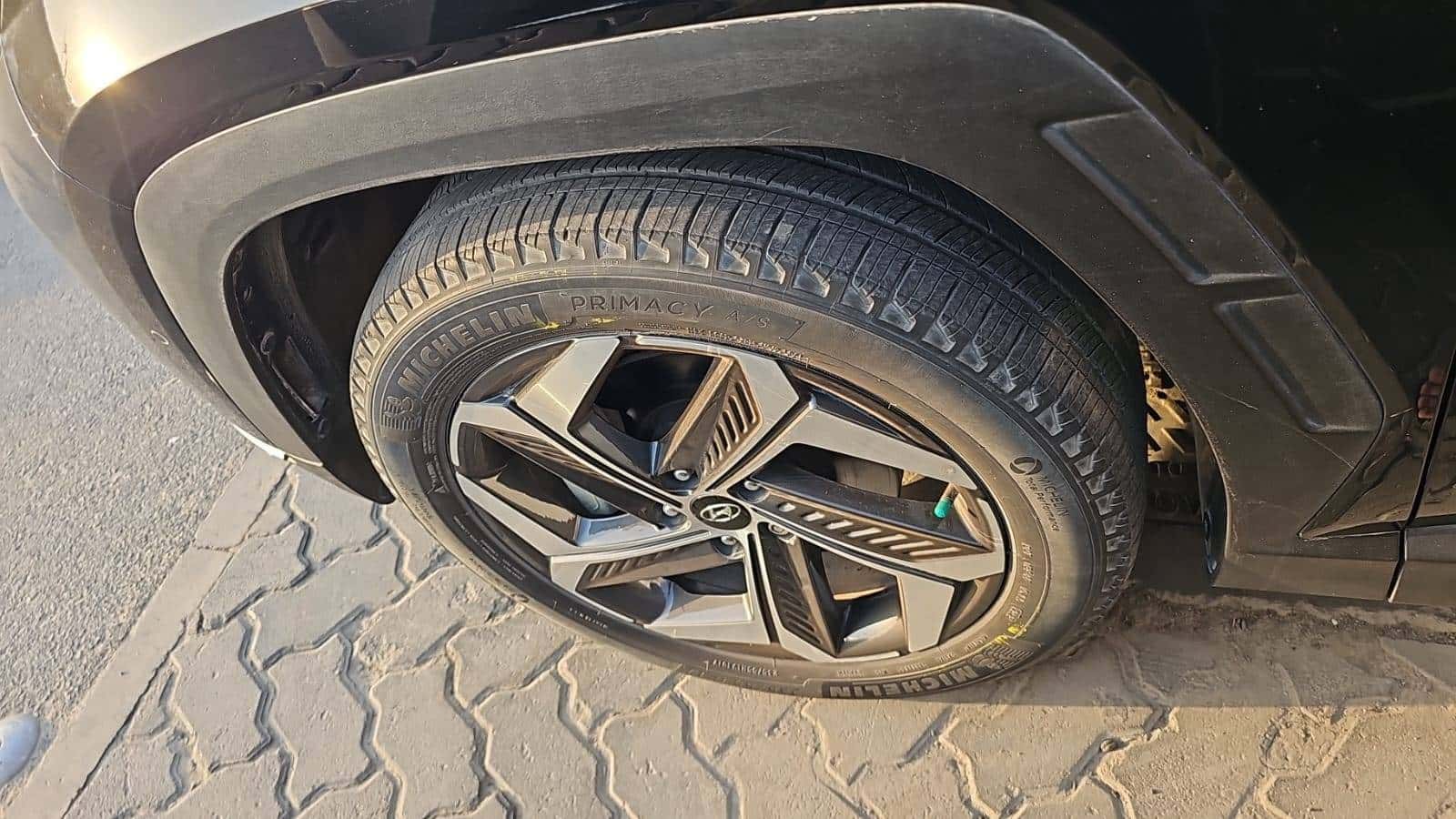 HYUNDAI TUCSON 2023 thumbnail 3