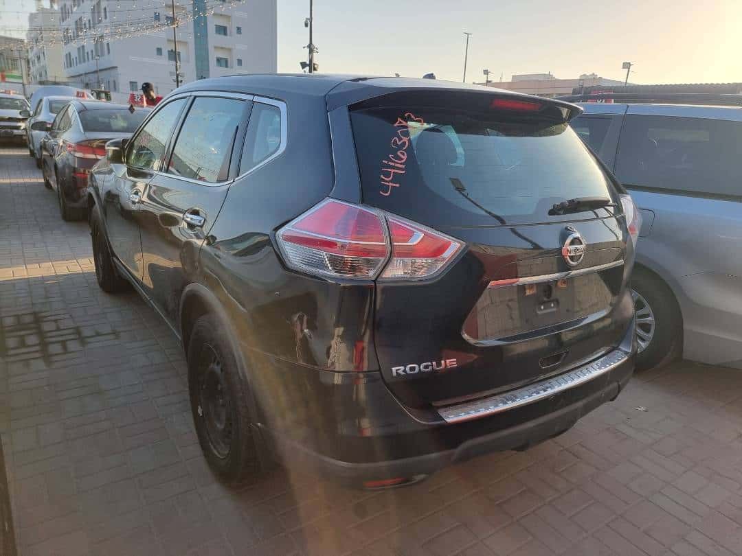 Nissan Rogue 2015 thumbnail 3