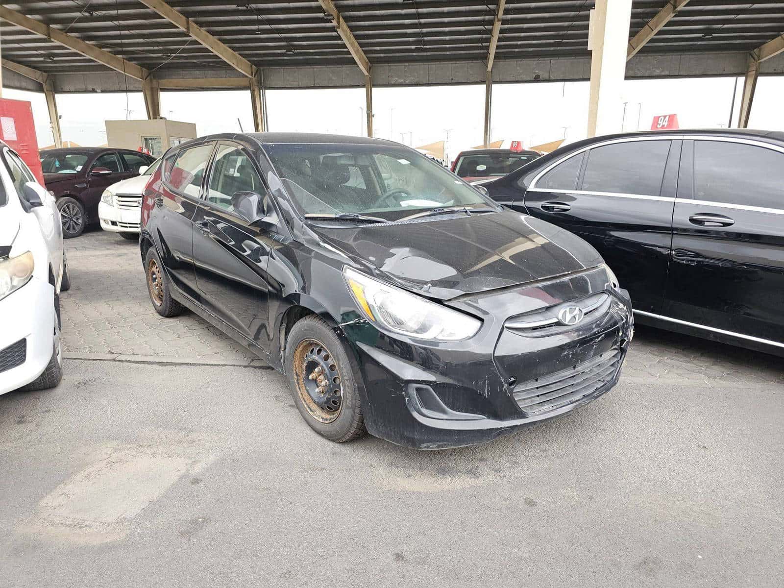 HYUNDAI ACCENT - Exterior