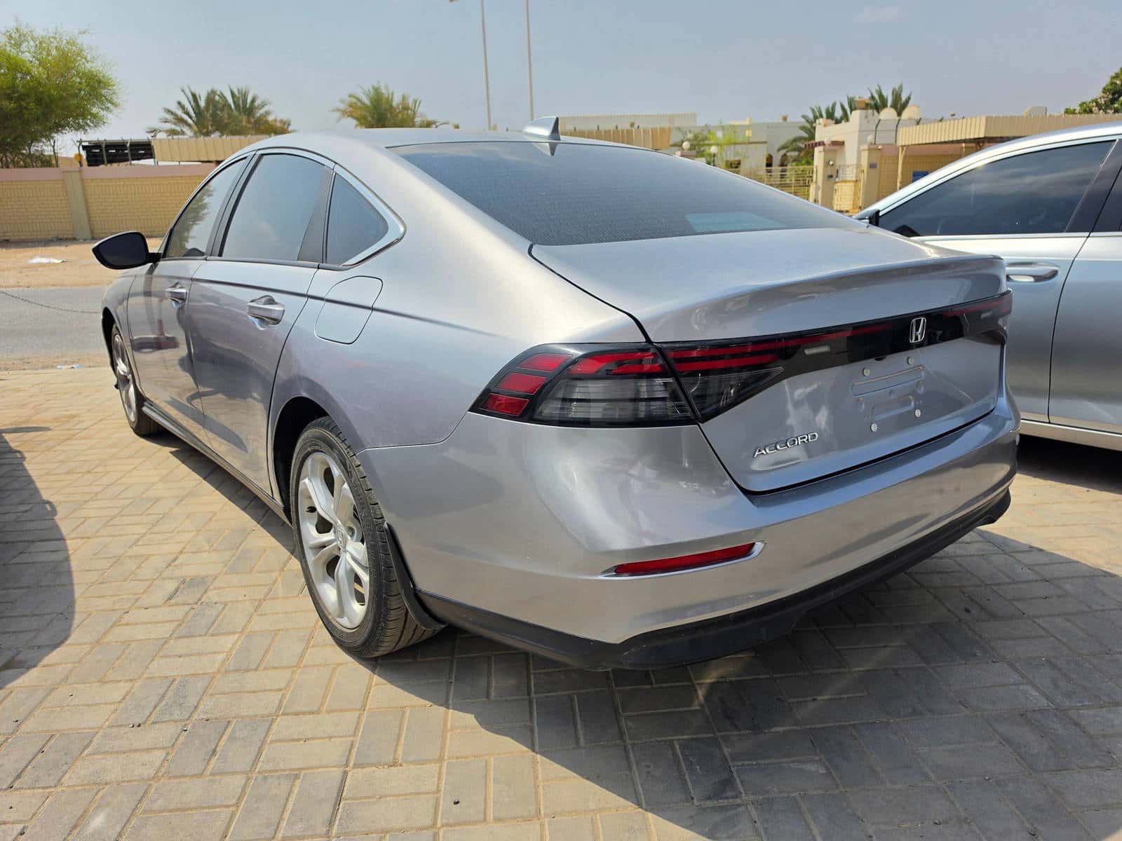 Honda Accord 2023 thumbnail 4