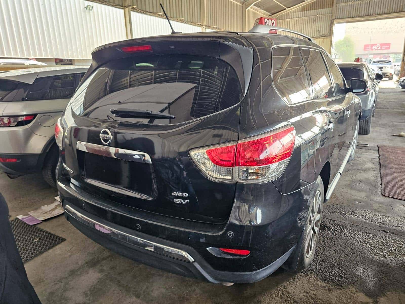Nissan Pathfinder 2015 thumbnail 4