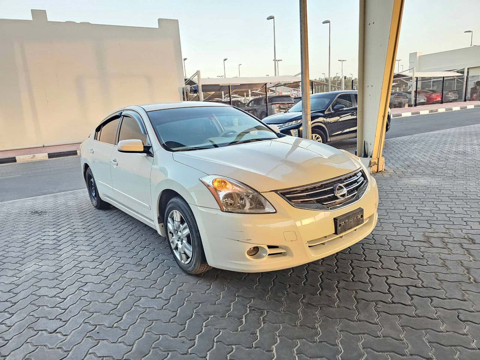 NISSAN ALTIMA - Exterior