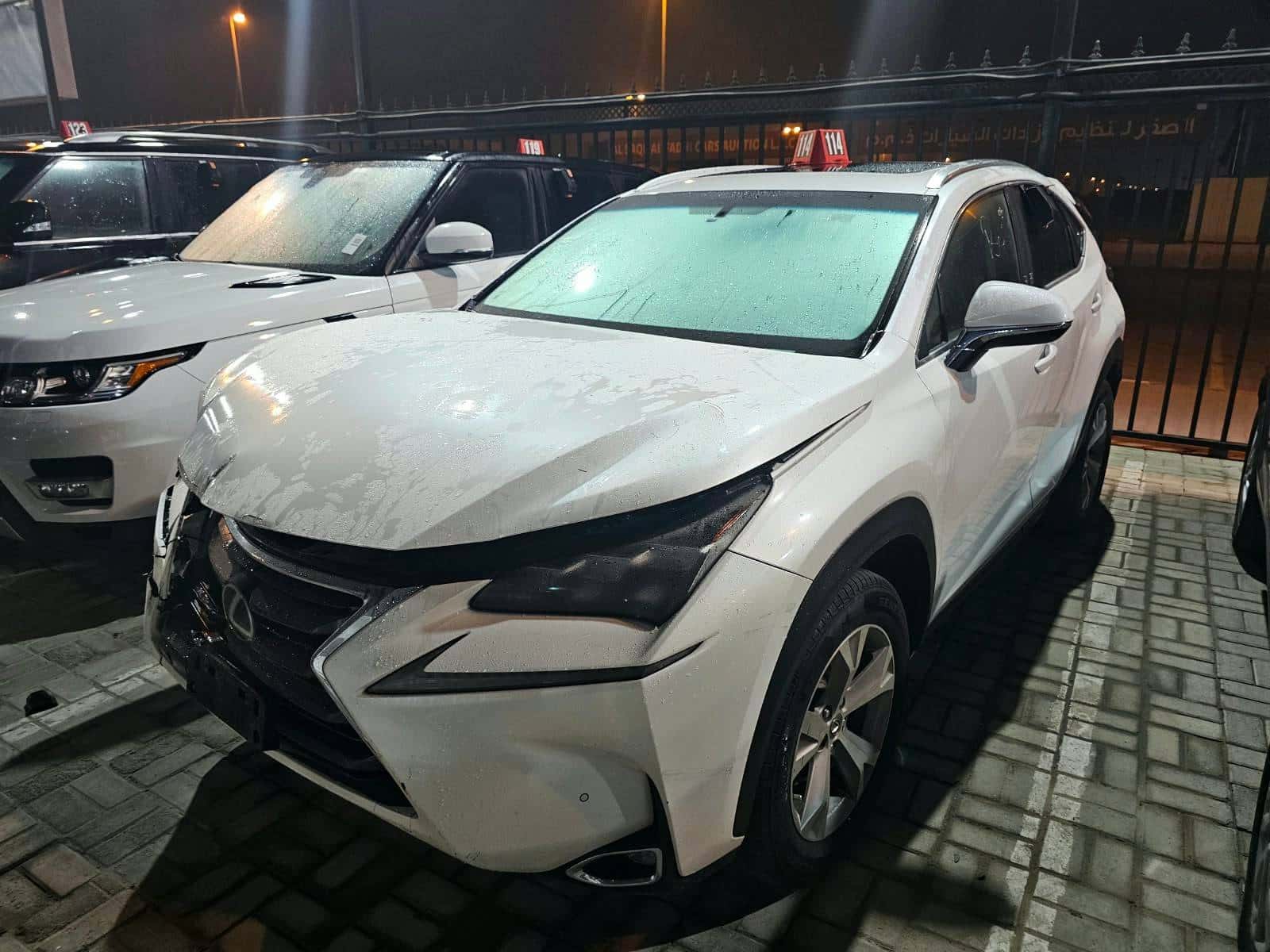 Lexus NX200T 2017 thumbnail 3