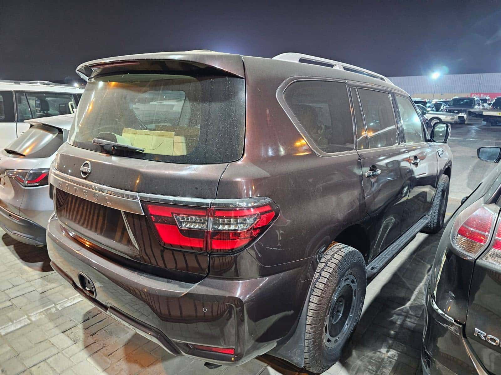 Nissan Armada 2021 thumbnail 1