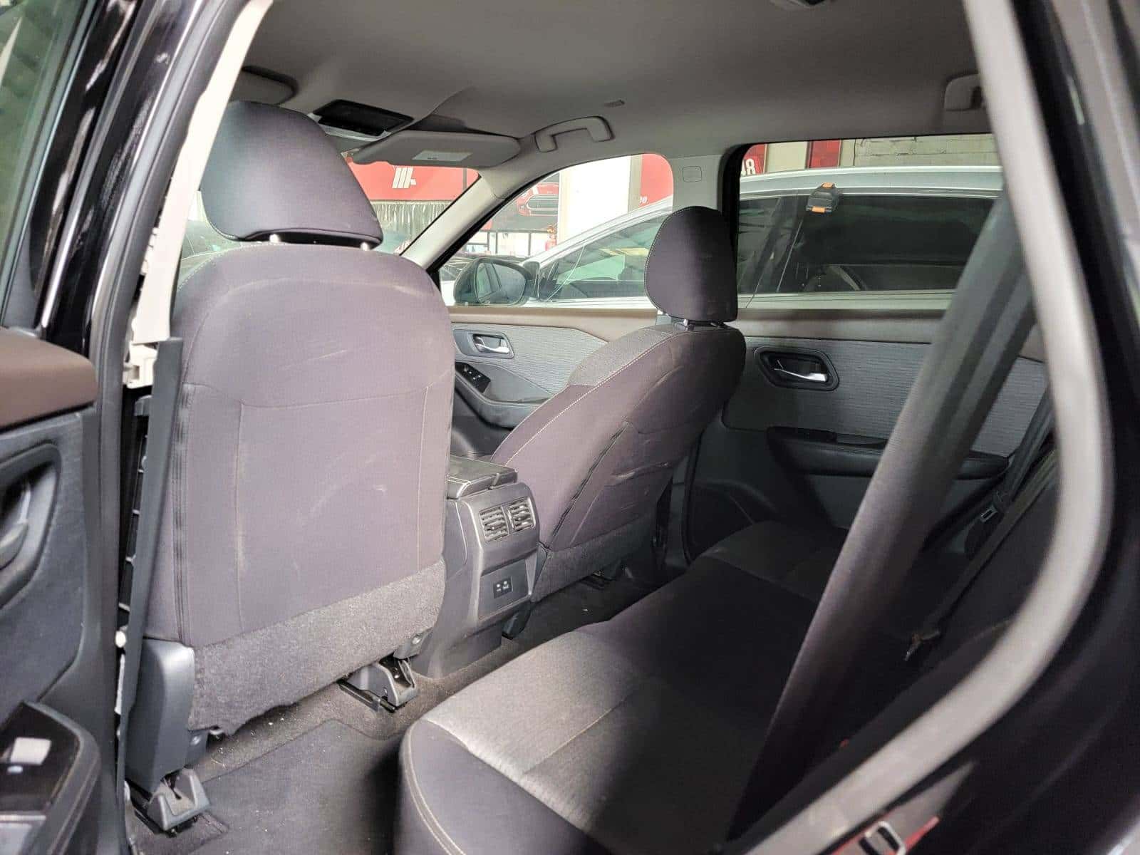 Nissan Rogue 2023 thumbnail 6