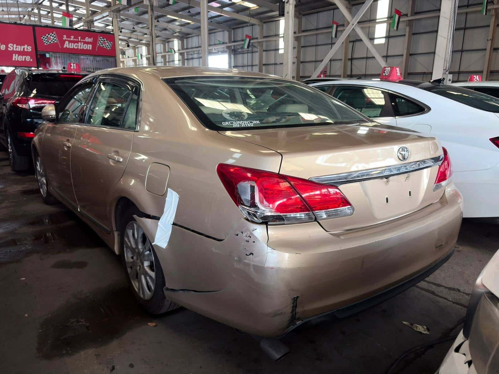 TOYOTA AVALON 2011 thumbnail 1