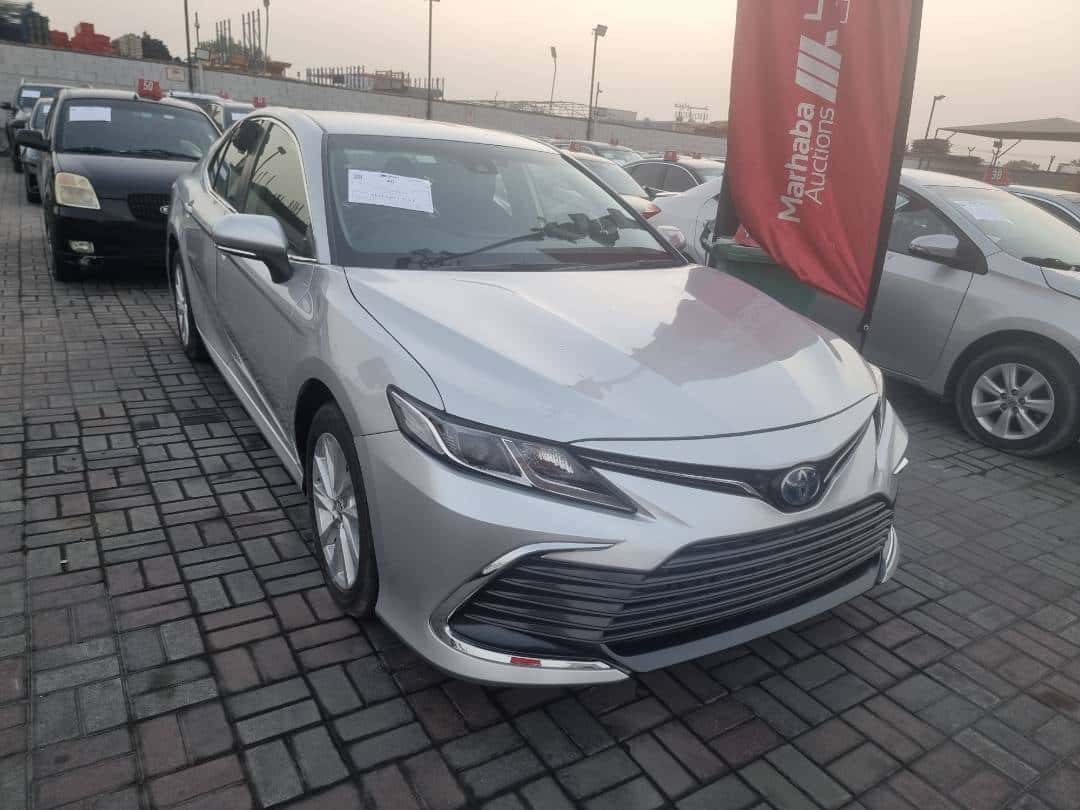 Toyota Camry 2024 thumbnail 3