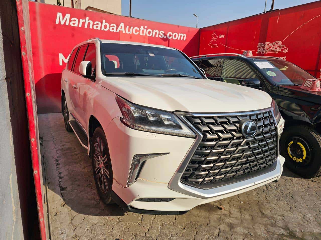 Lexus LX 570 2016 thumbnail 3