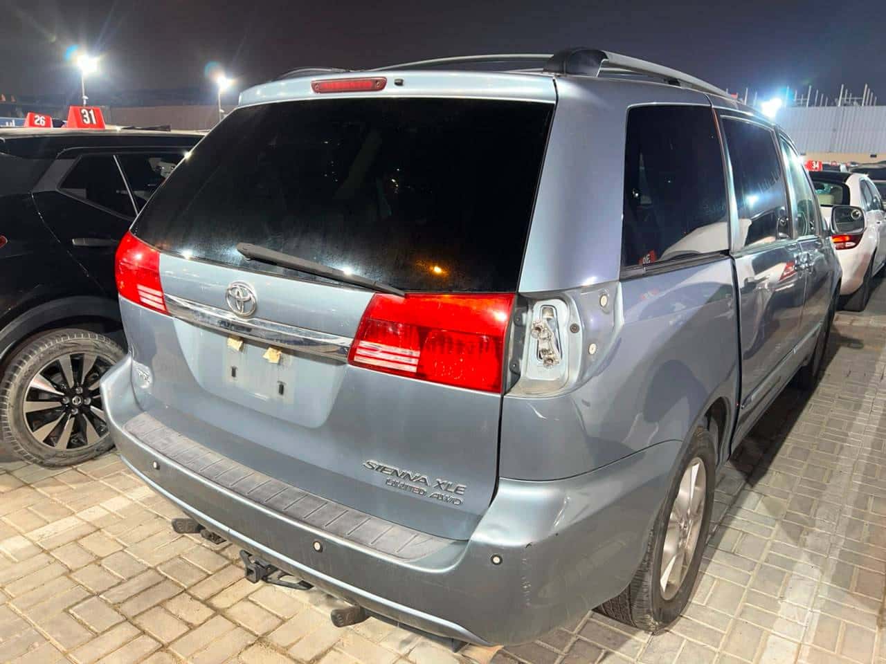 TOYOTA SIENNA 2004 thumbnail 3