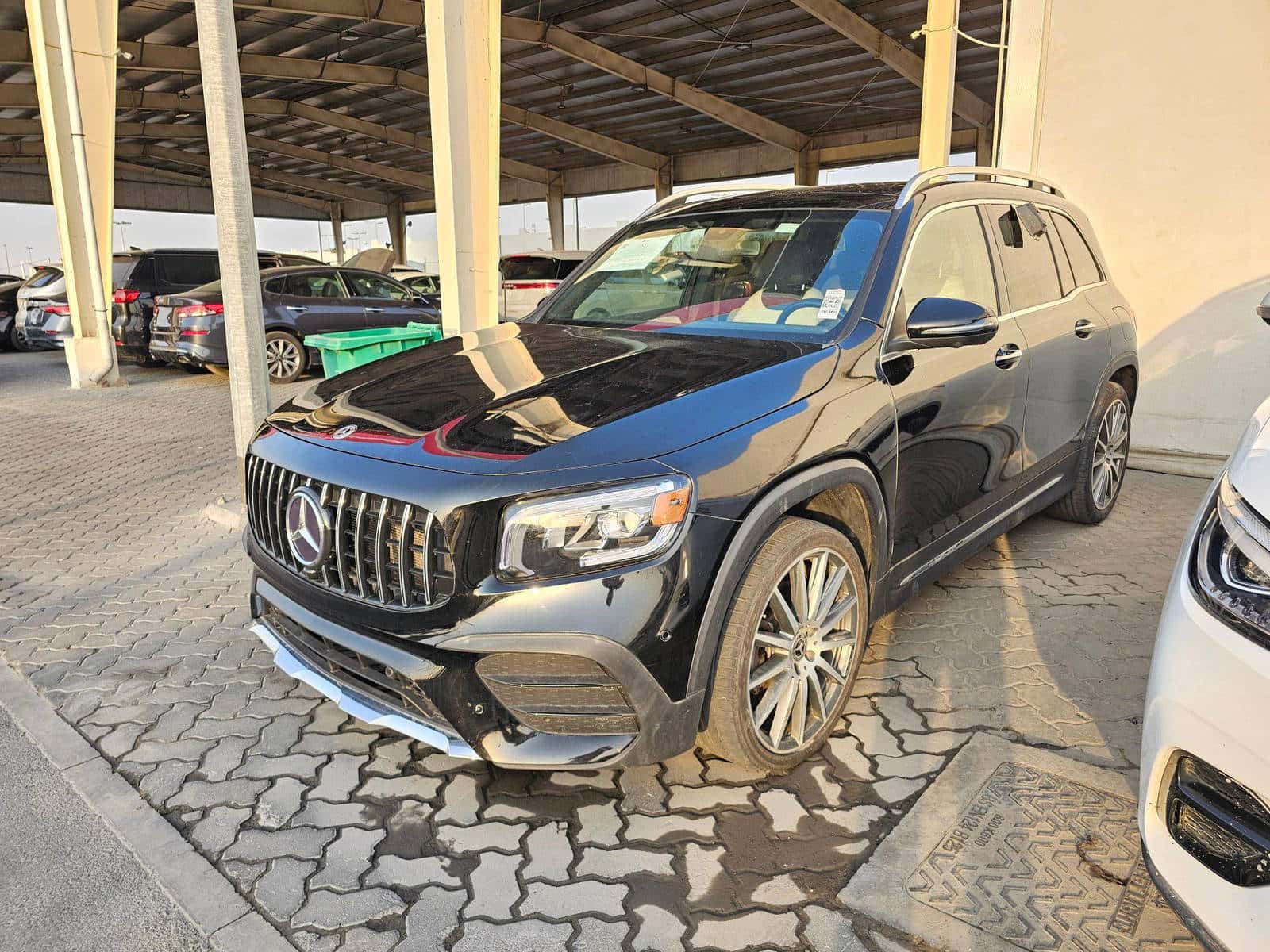 MERCEDES BENZ GLB 250 - Exterior