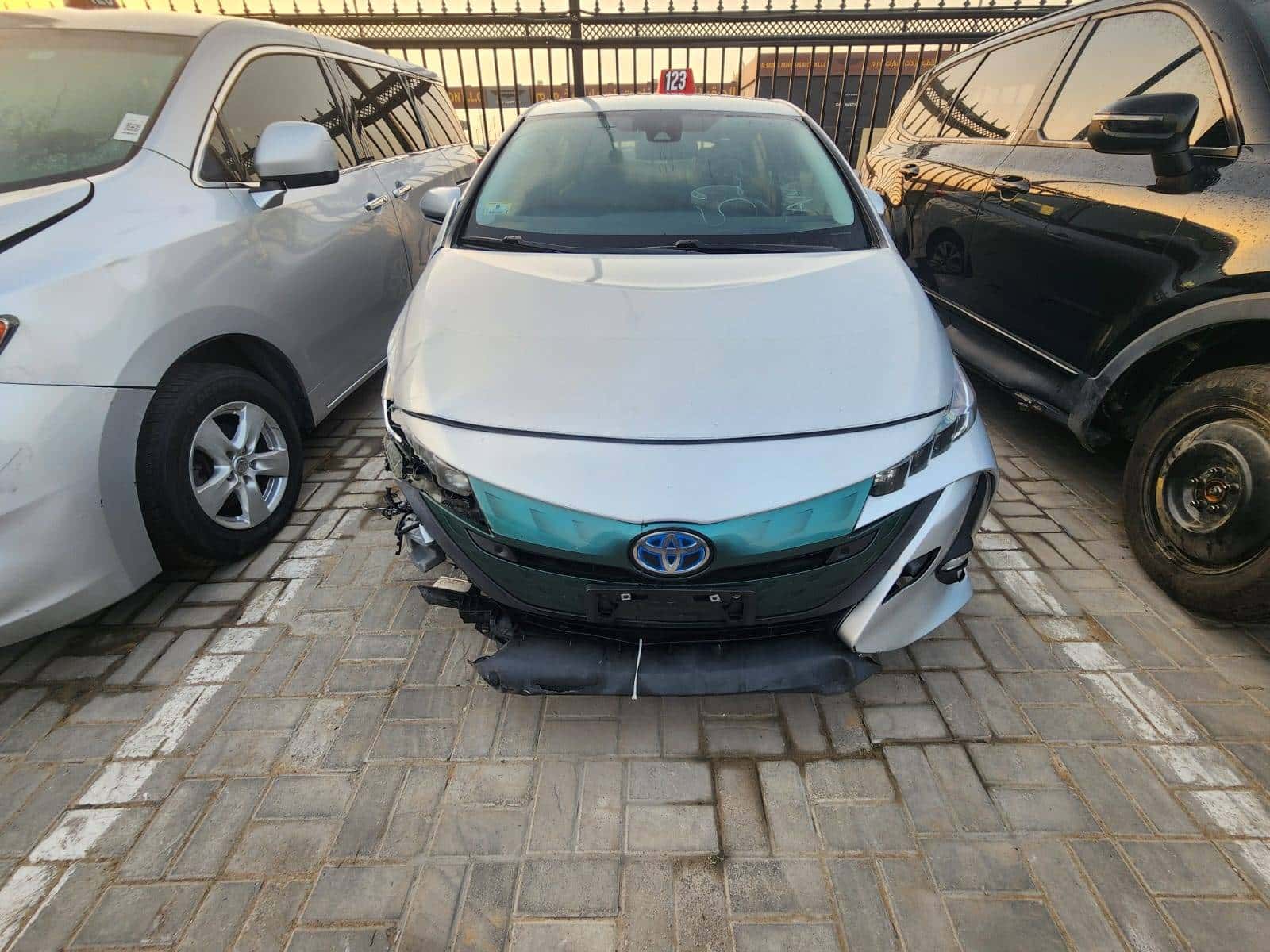 TOYOTA PRIUS 2017 thumbnail 3