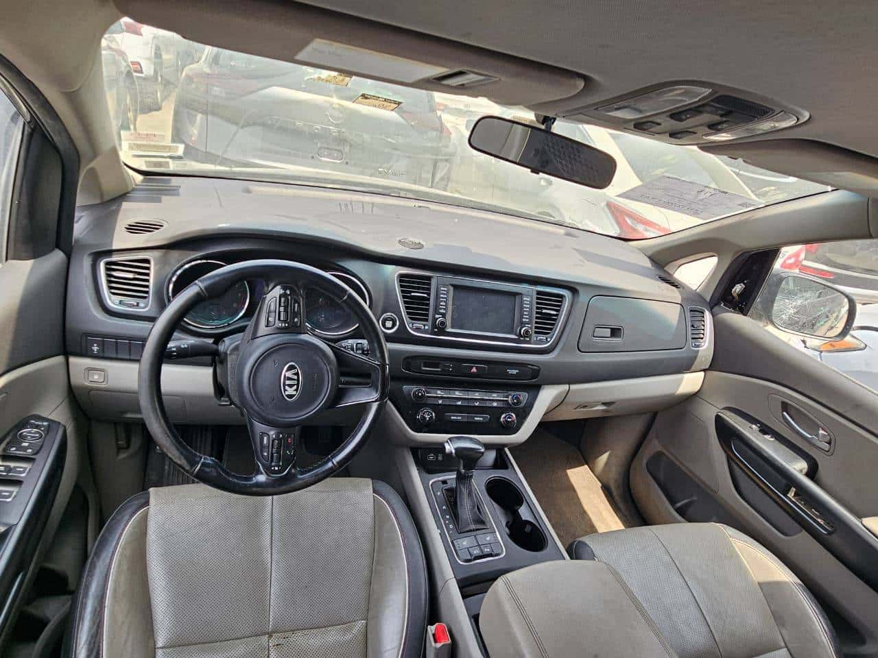 Kia Sedona 2017 thumbnail 6