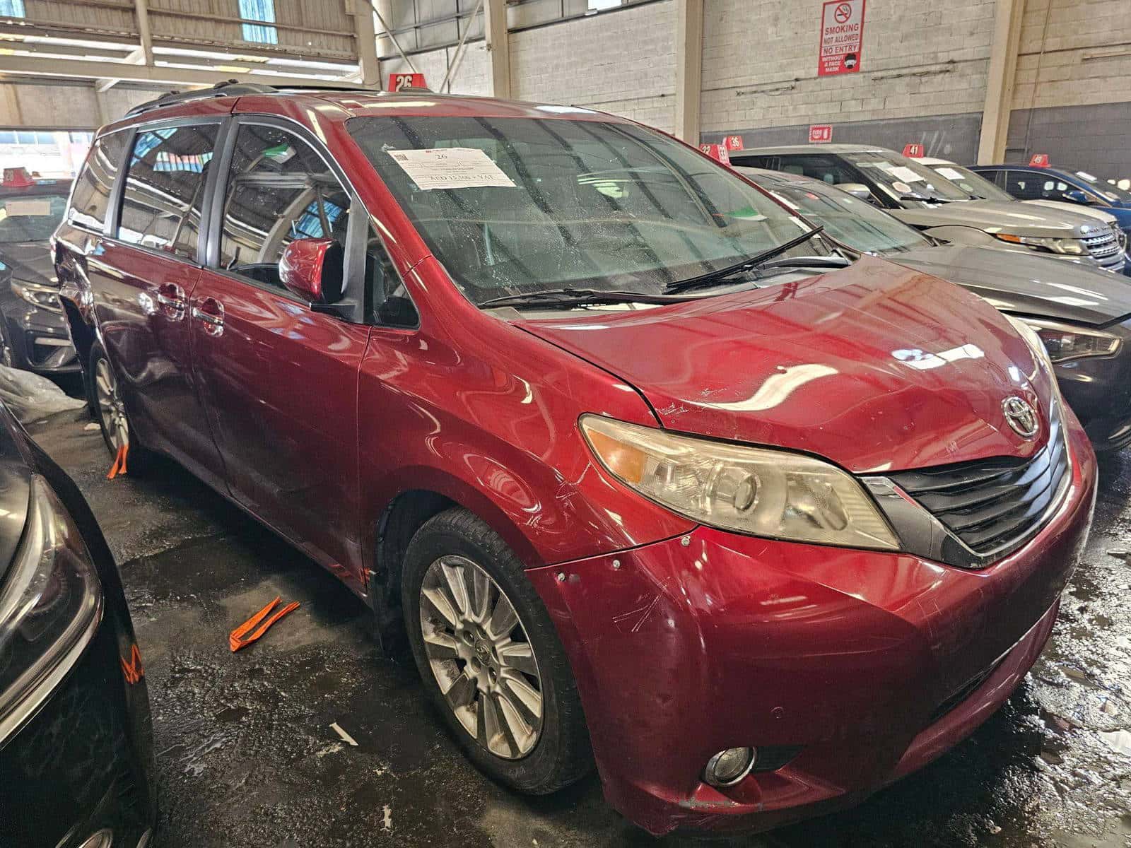TOYOTA SIENNA 2012 thumbnail 3