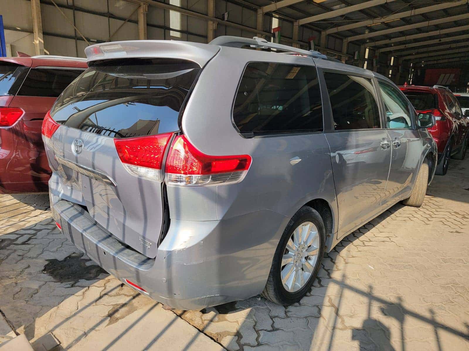 Toyota Sienna 2011 thumbnail 4