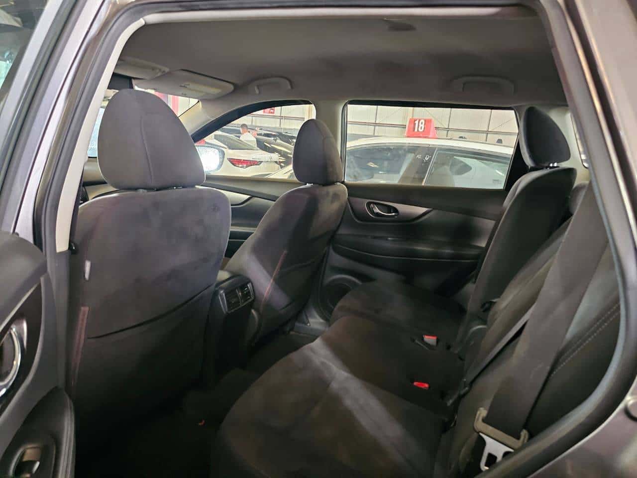 Nissan Rogue 2015 thumbnail 6