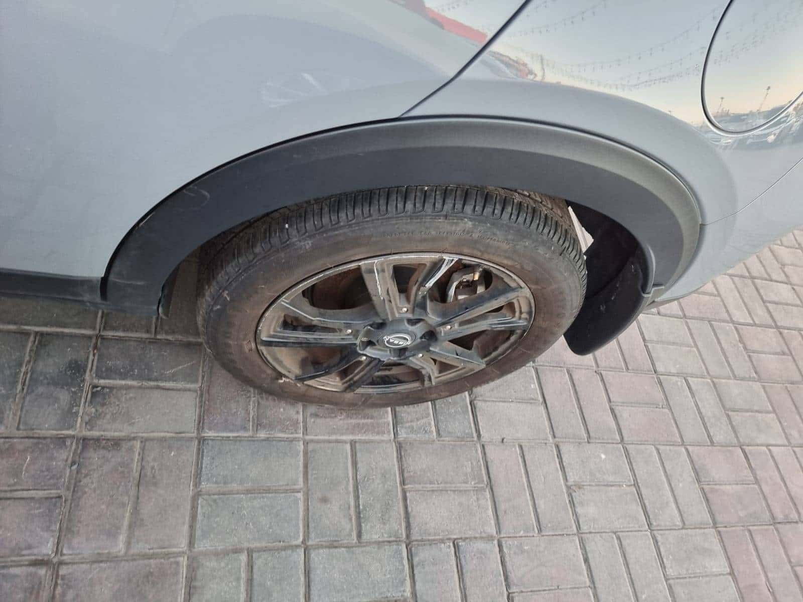 NISSAN KICKS 2024 thumbnail 5
