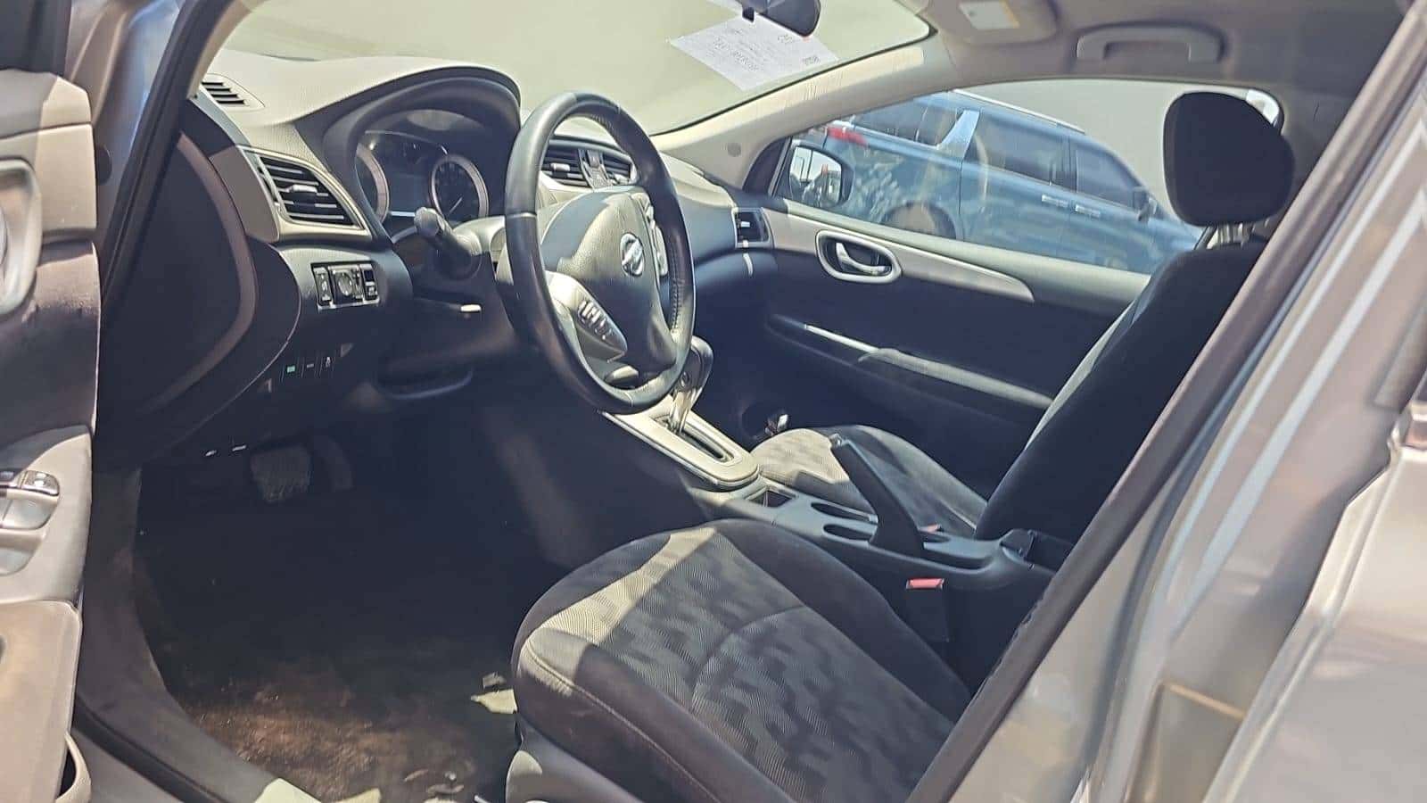 NISSAN SENTRA - Exterior