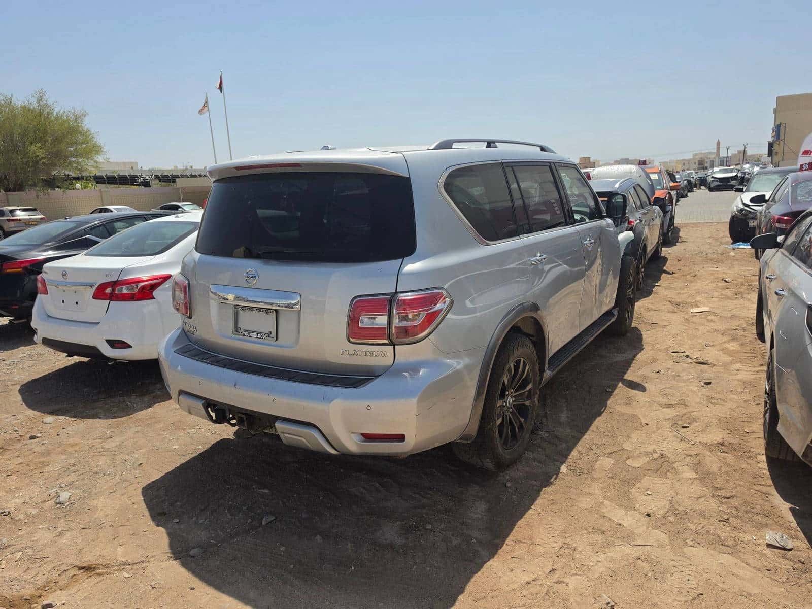 Nissan Armada 2017 thumbnail 3