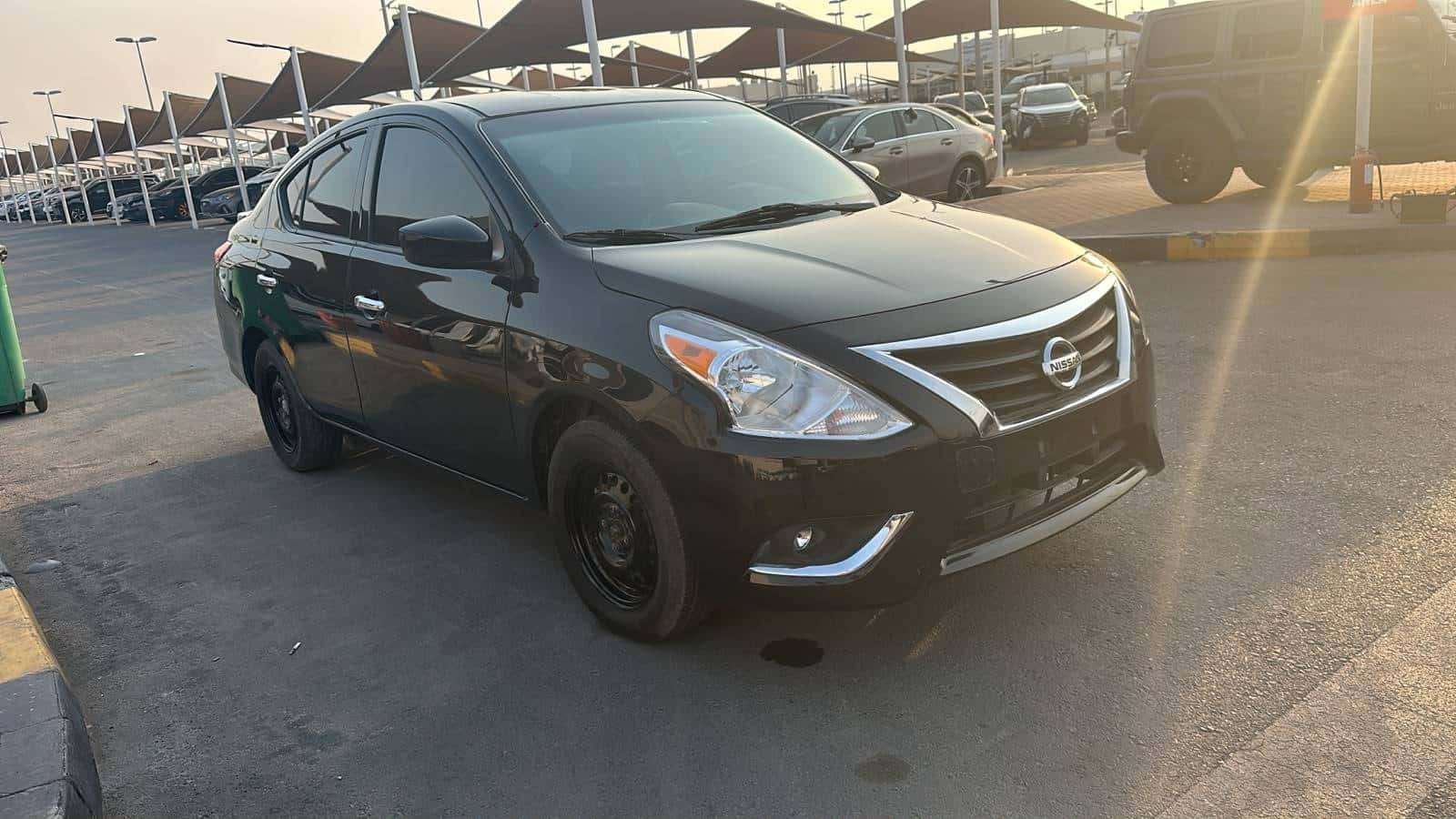 NISSAN VERSA 2019 thumbnail 2