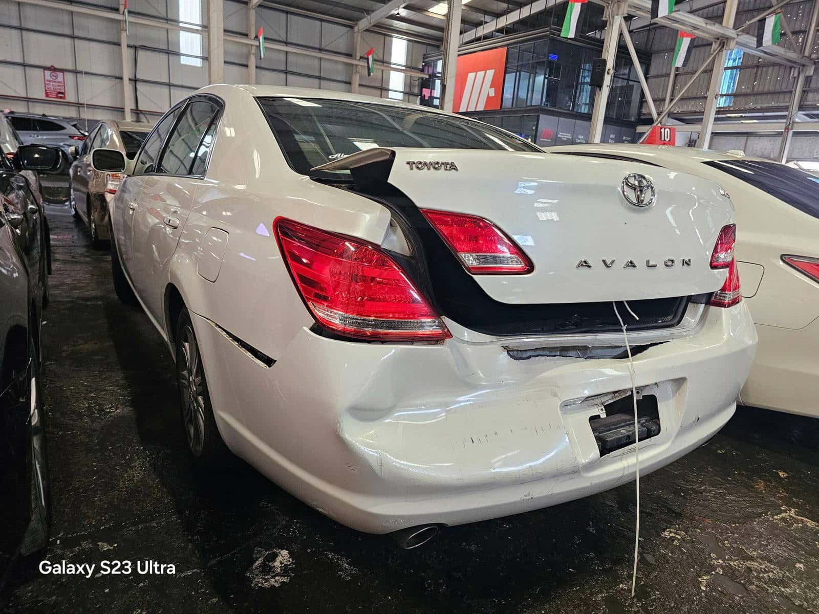 TOYOTA AVALON - Exterior