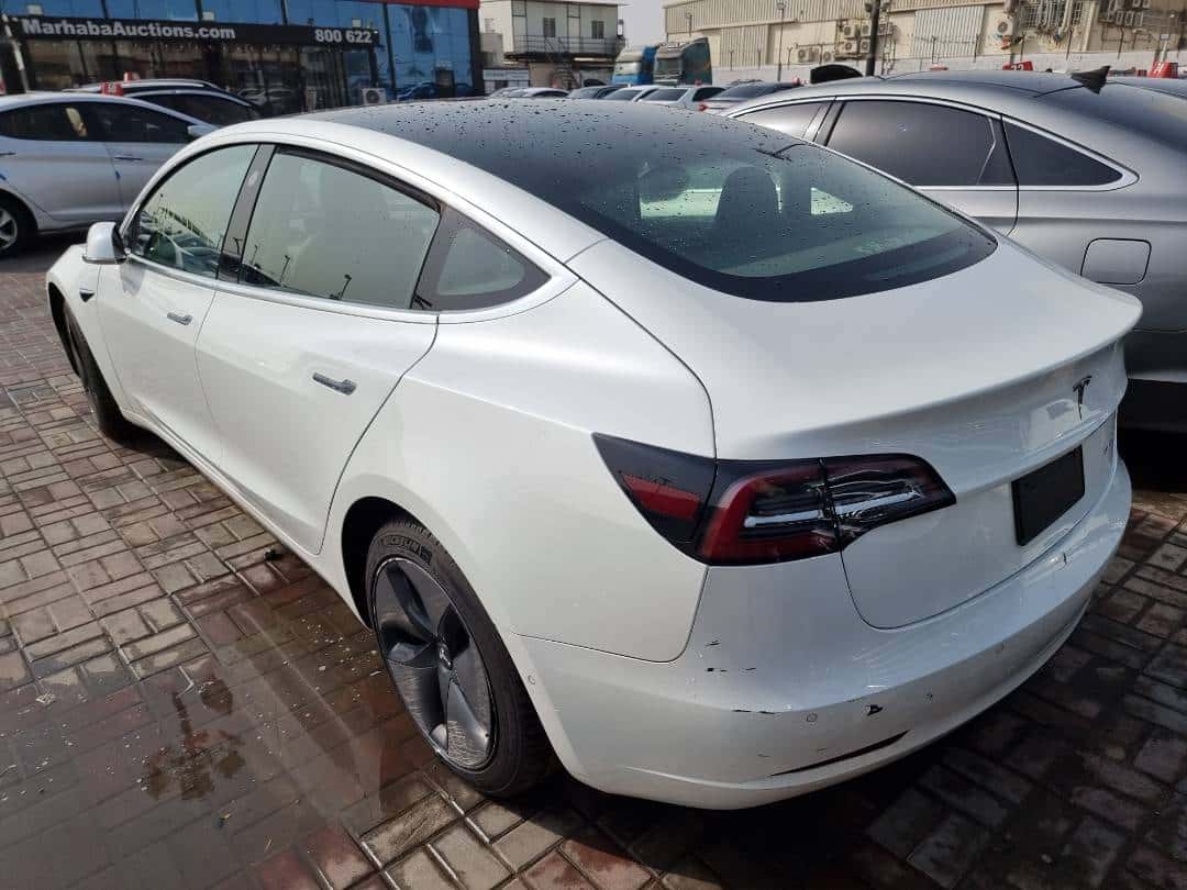 TESLA MODEL 3 - Exterior