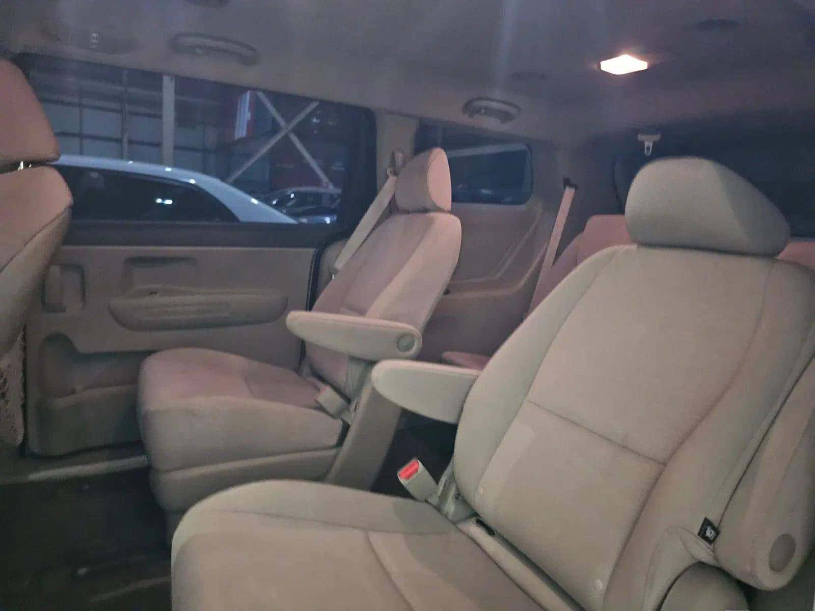 Kia Sedona 2015 thumbnail 7