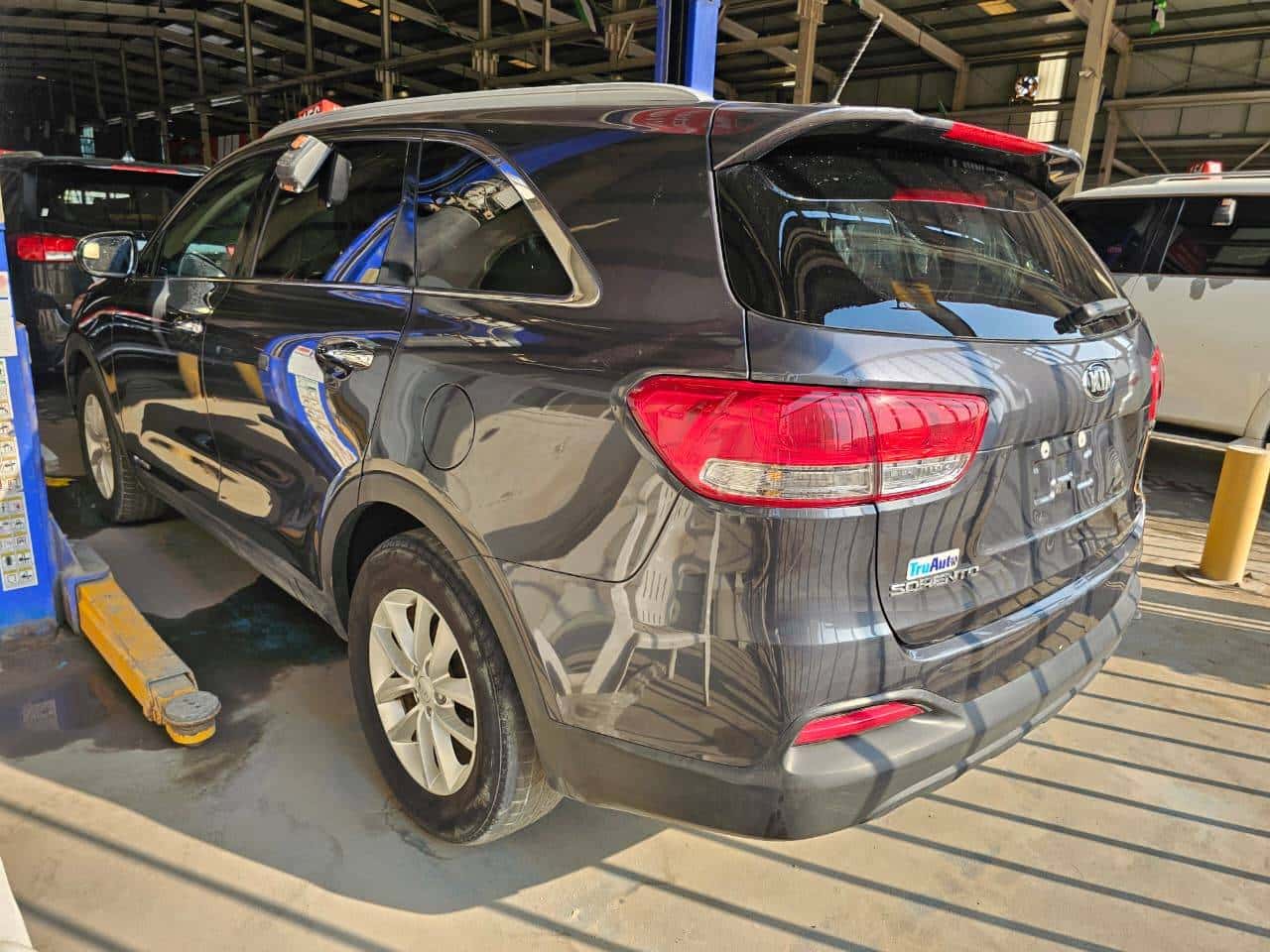 Kia Sorento 2017 thumbnail 5
