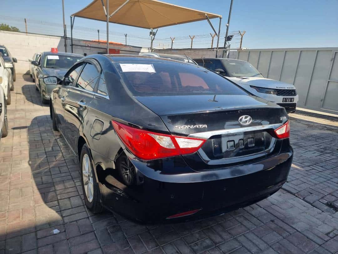 Hyundai Sonata 2011 thumbnail 3