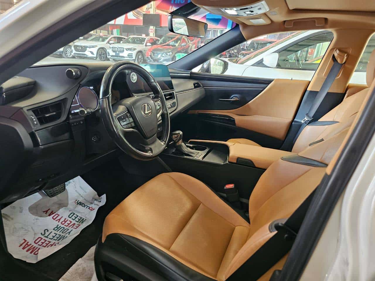 Lexus ES 300H 2023 thumbnail 7
