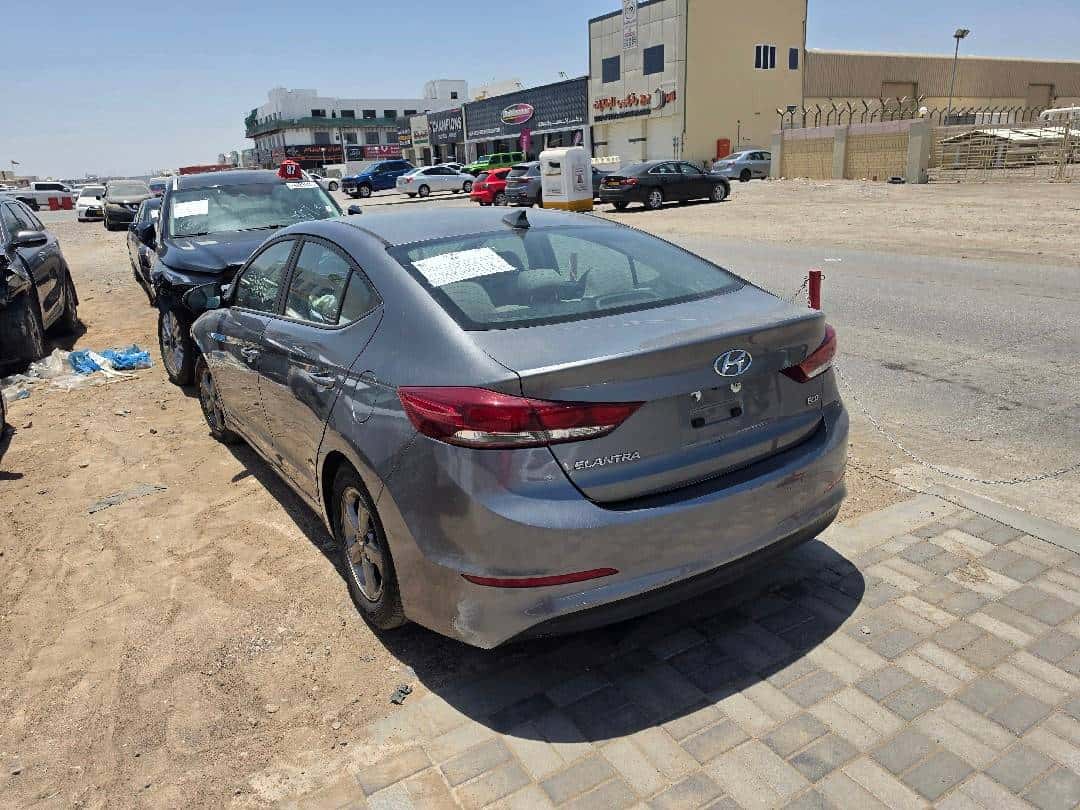 Hyundai Elantra 2018 thumbnail 1