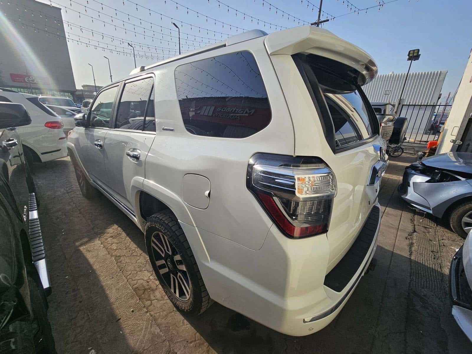 TOYOTA 4RUNNER SR5 - Exterior