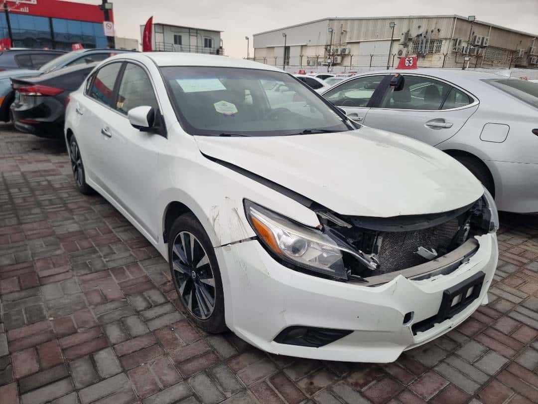 Nissan Altima 2018 thumbnail 2