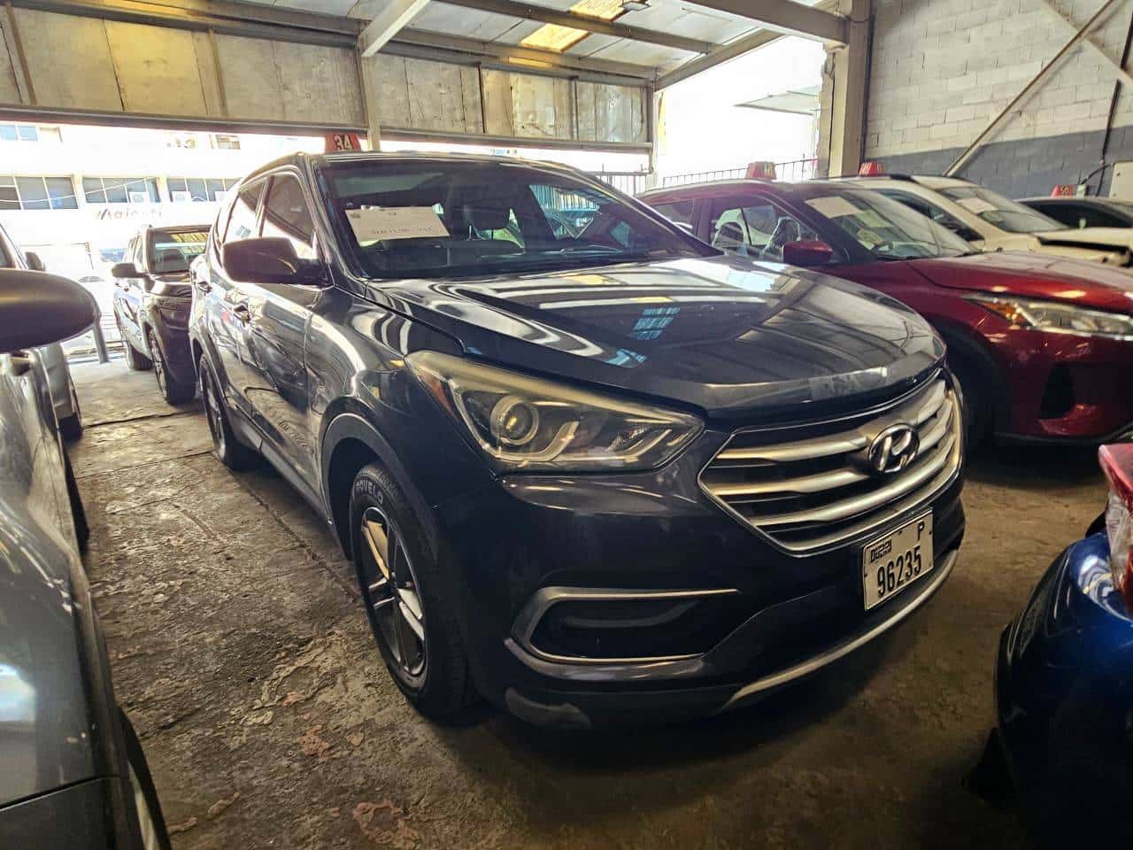 Hyundai Santa Fe 2017 thumbnail 2