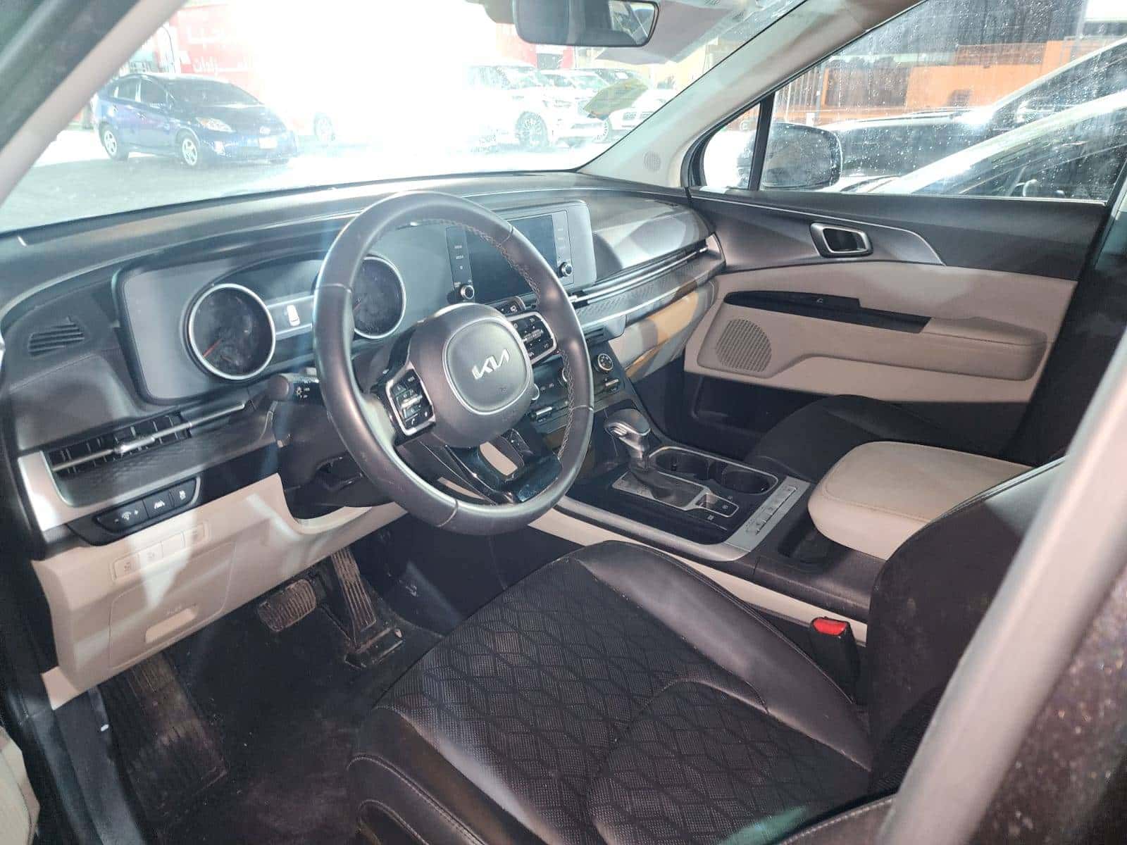 KIA CARNIVAL LX 2023 thumbnail 7