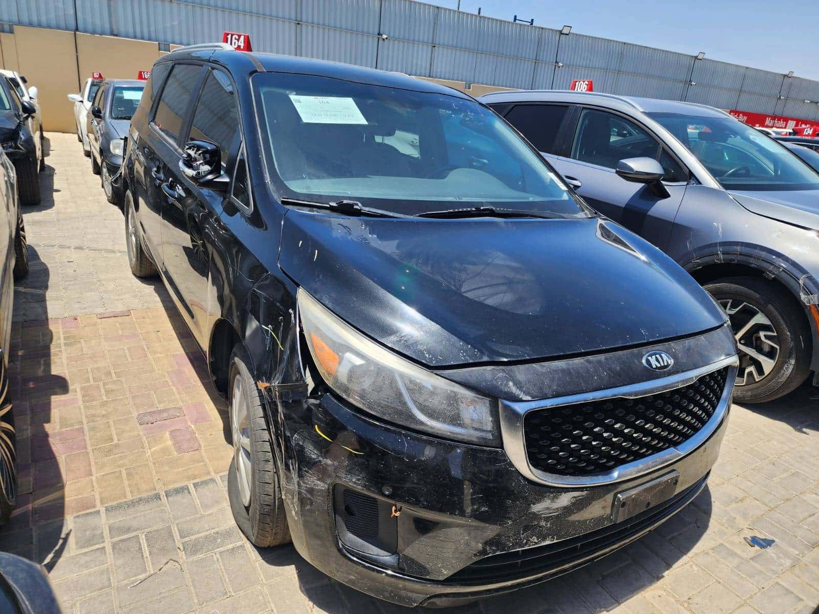Kia Sedona 2017 thumbnail 3
