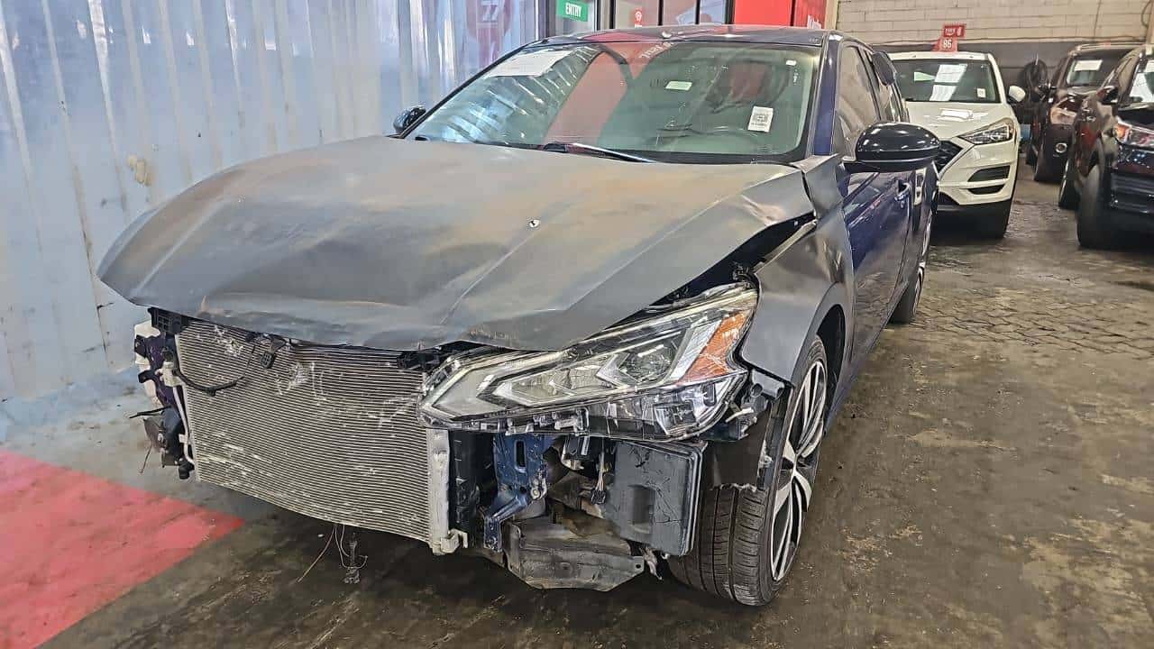 NISSAN ALTIMA - Exterior