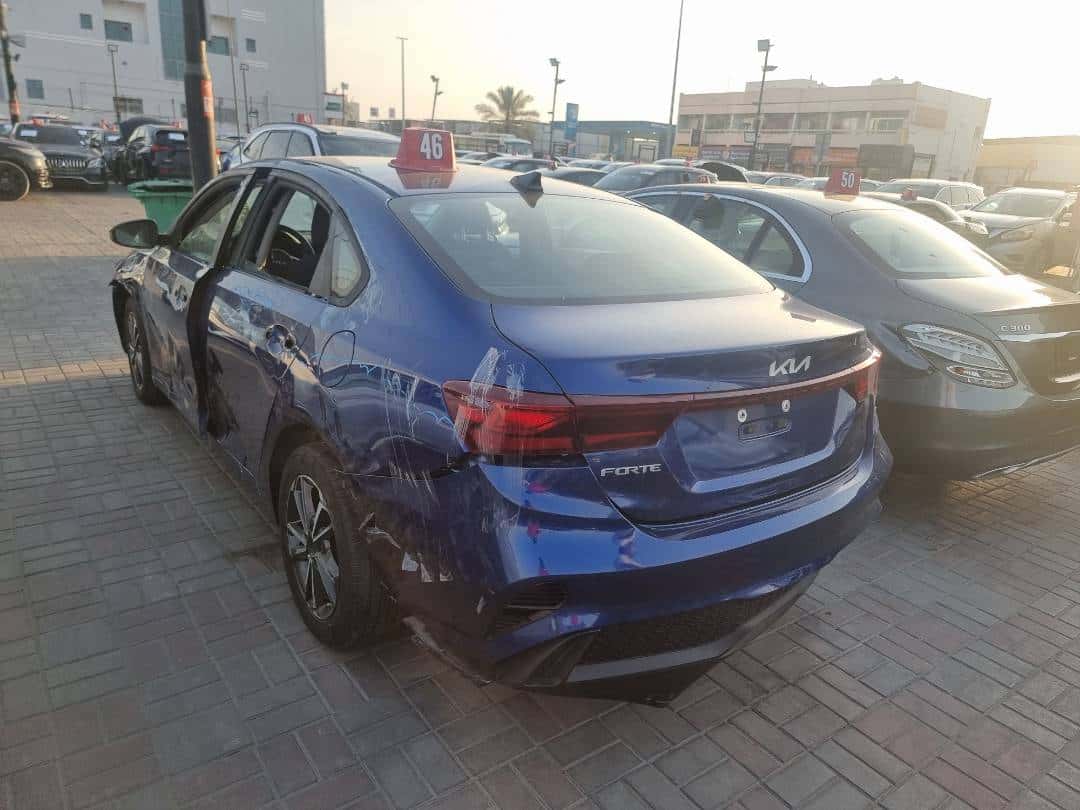 KIA FORTE 2023 thumbnail 4