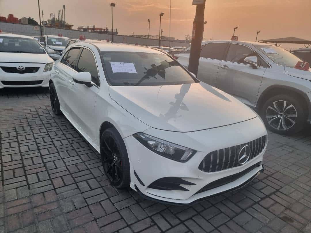 MERCEDES BENZ A200 2018 thumbnail 2