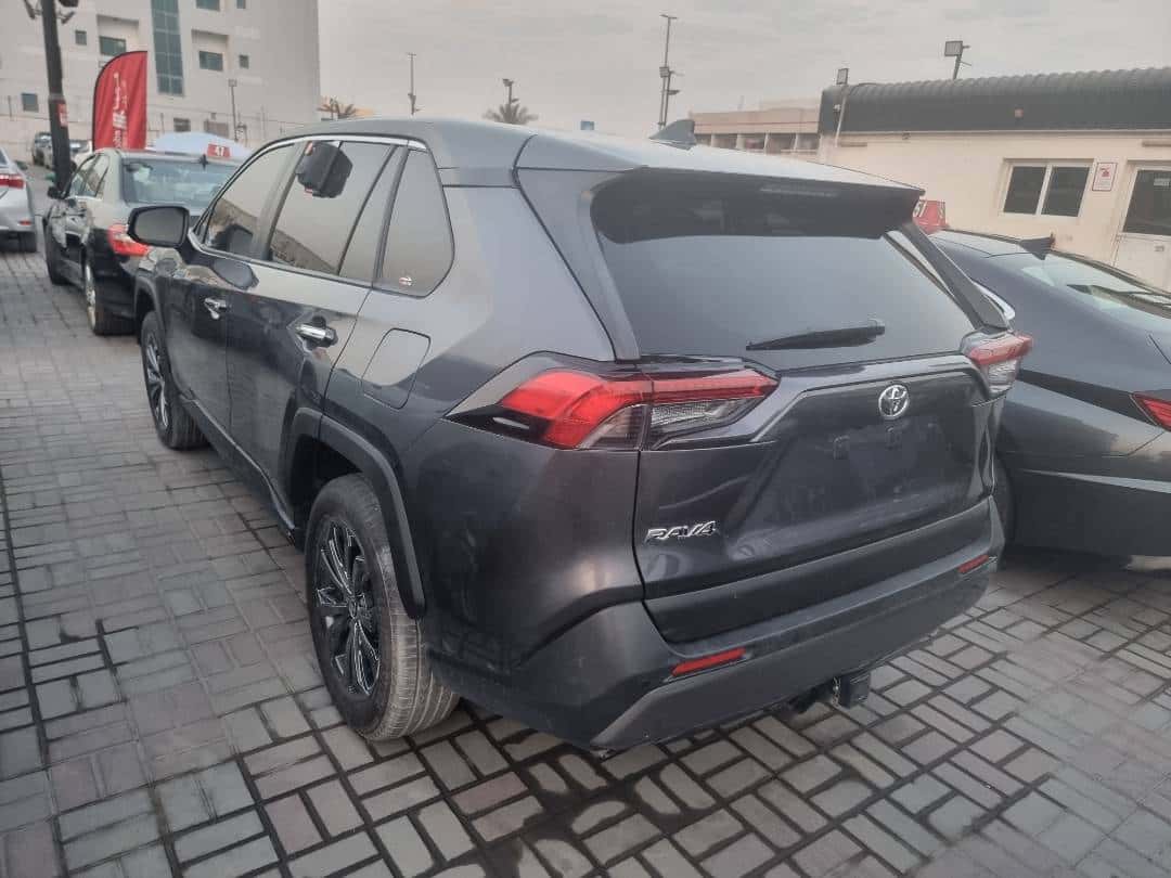 Toyota RAV4 2025 thumbnail 4
