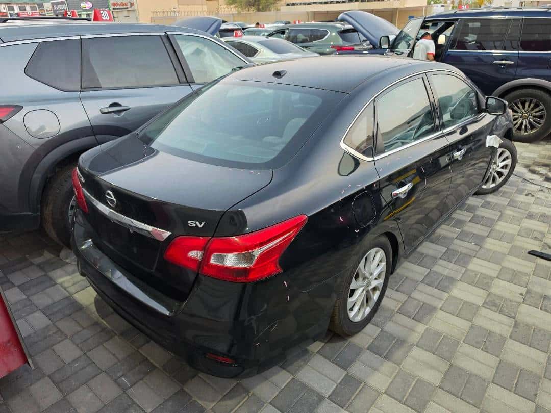 Nissan Sentra 2018 thumbnail 1