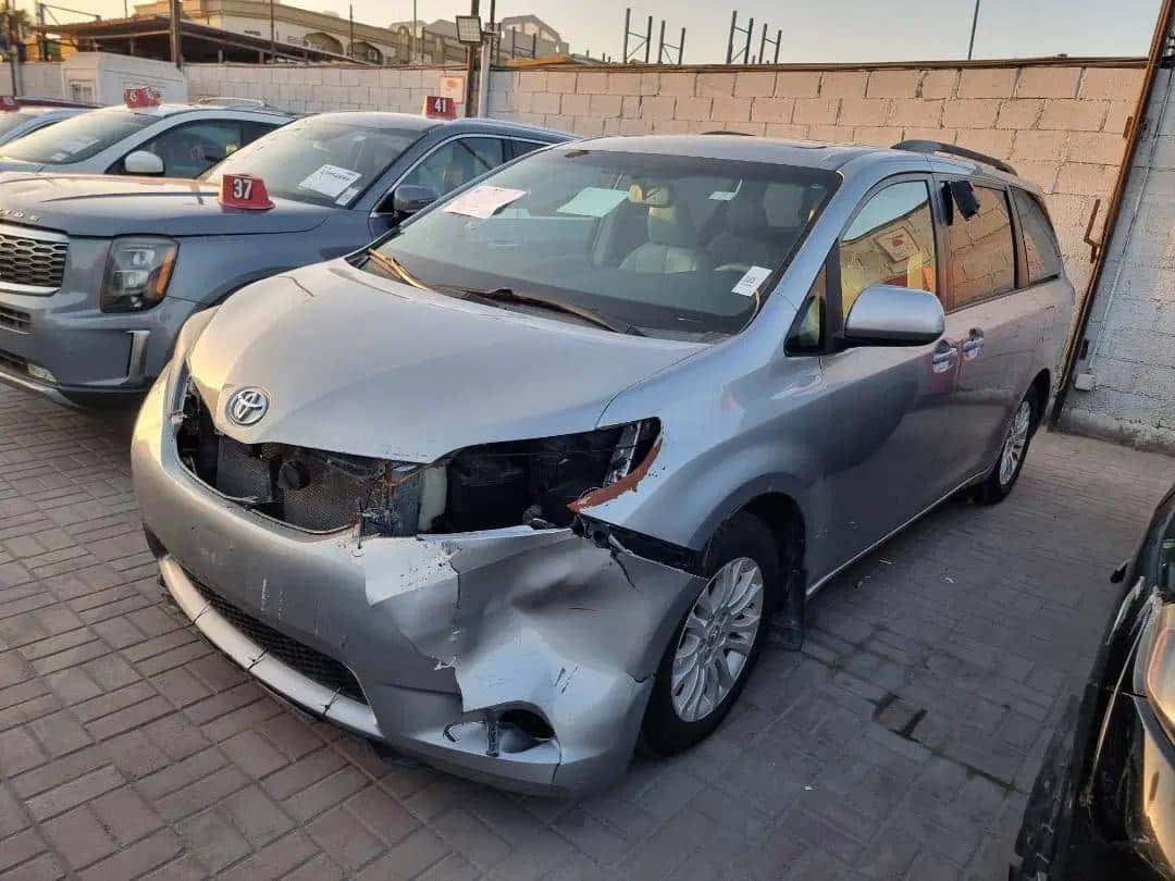 TOYOTA SIENNA 2011 thumbnail 4