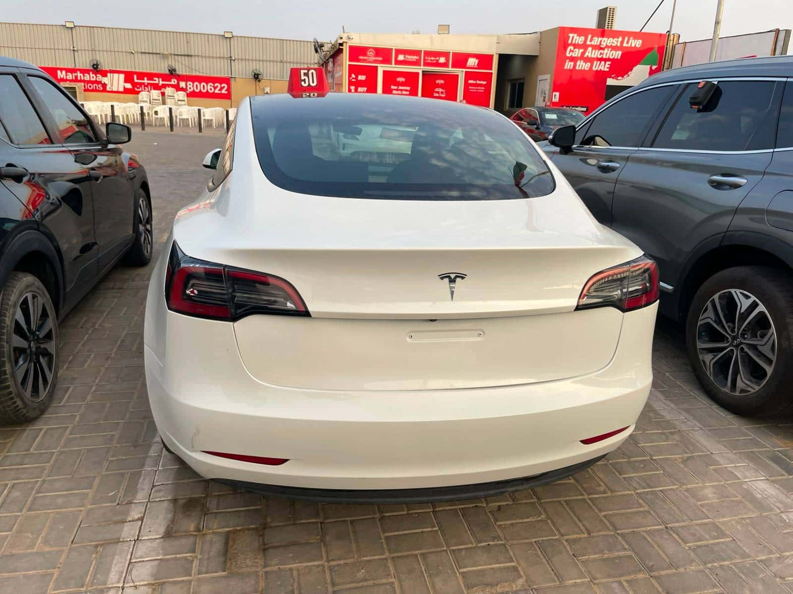 TESLA MODEL 3 2023 thumbnail 6