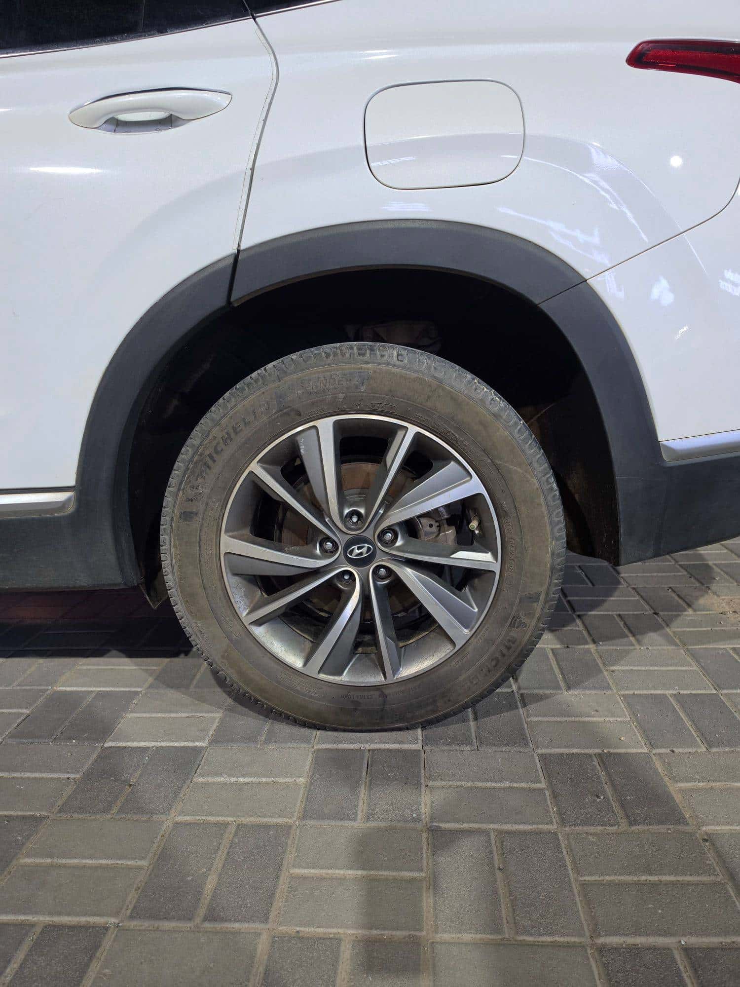 HYUNDAI SANTA FE LIMITED 2019 thumbnail 6