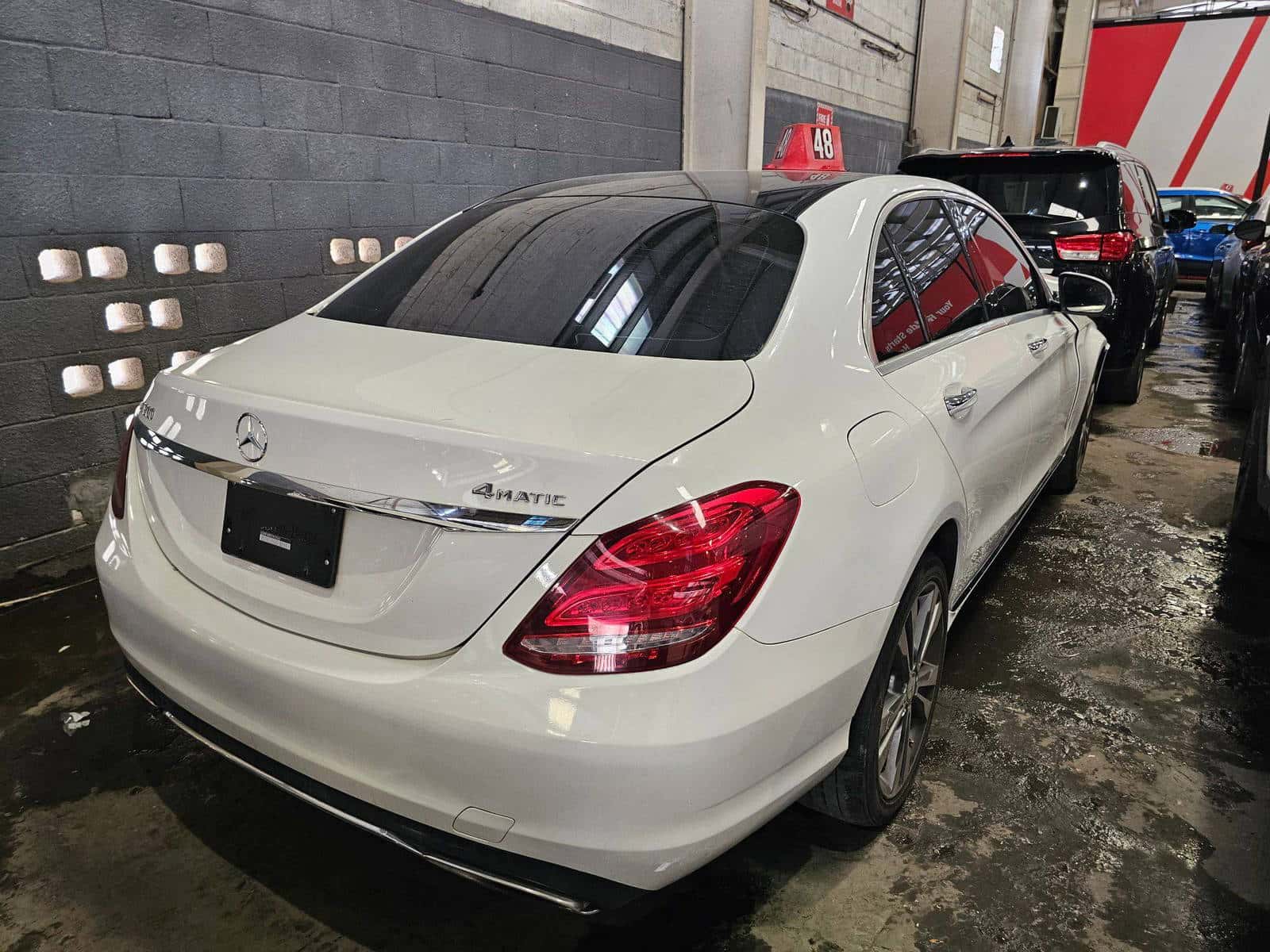MERCEDES BENZ C300 2015 thumbnail 5